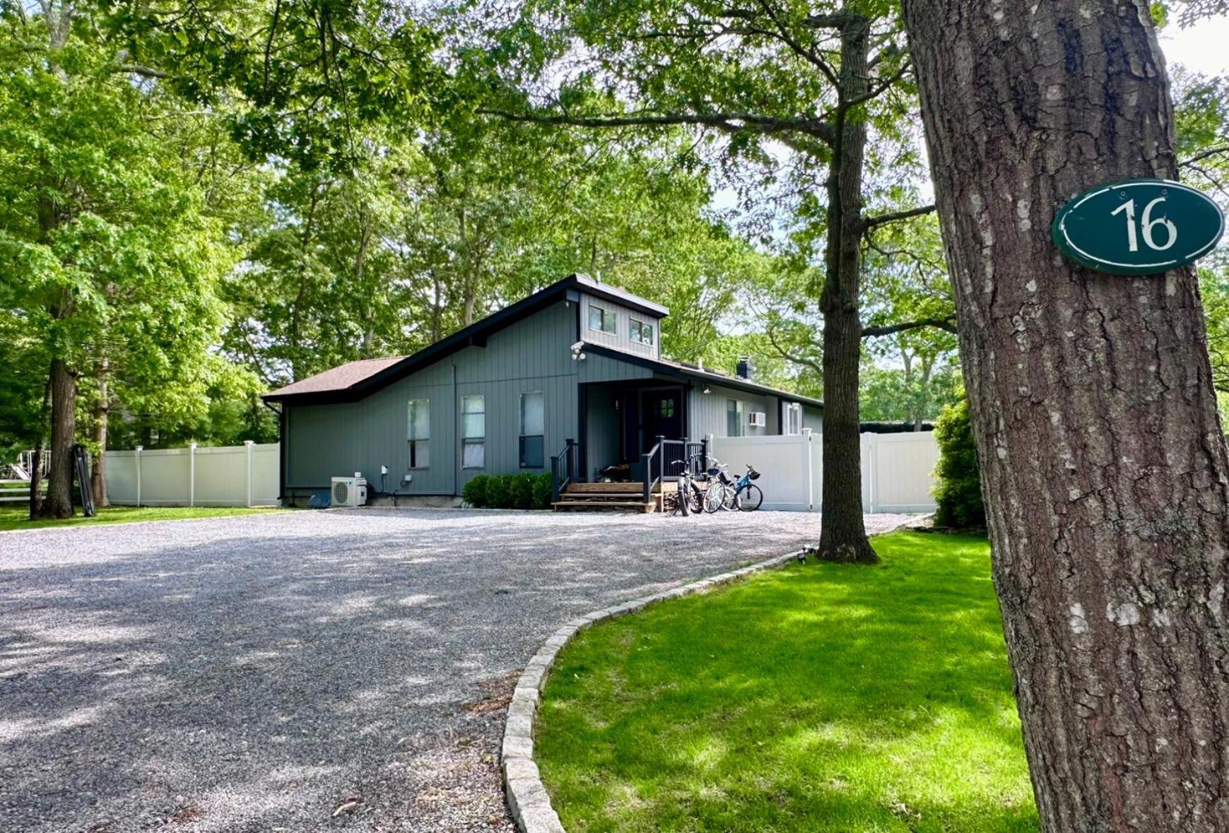 Nature'S Haven In The Hamptons With Pool East Hampton Exterior photo